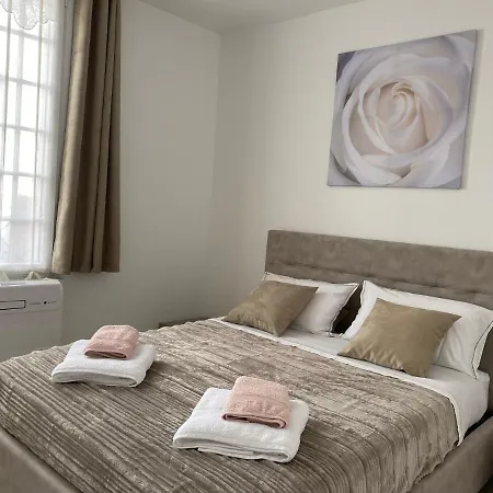 Hello 2 Pieces “renove Et Climatise “ Vieil *