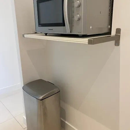Hello 2 Pieces “renove Et Climatise “ Vieil Appartement Antibes