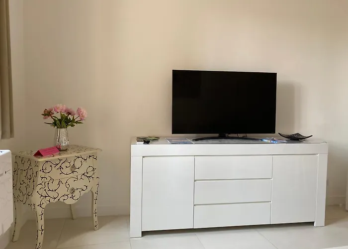 Hello 2 Pieces “renove Et Climatise “ Vieil *